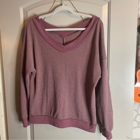 Women's Thermal Lightweight Sweatshirt Size L Wide V Neck Slouchy Light Maroon - Picture 1 of 6